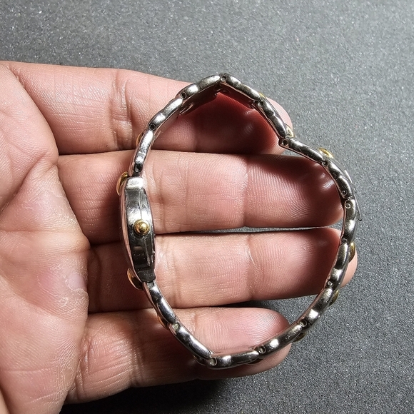 Bulova Ladies Quartz Round Fashion Watch Silver Gold Tone White Dial Working A0 - Picture 6 of 10